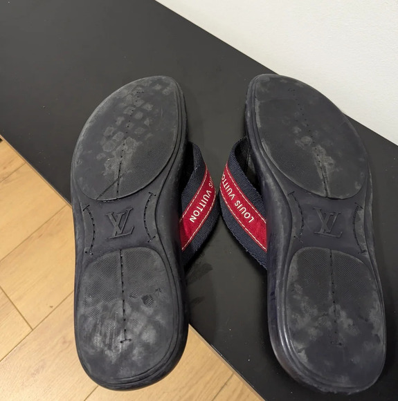 Leather sandals/  flip flops Louis Vuitton Red size 9.5 in Leather - Picture 3 of 3